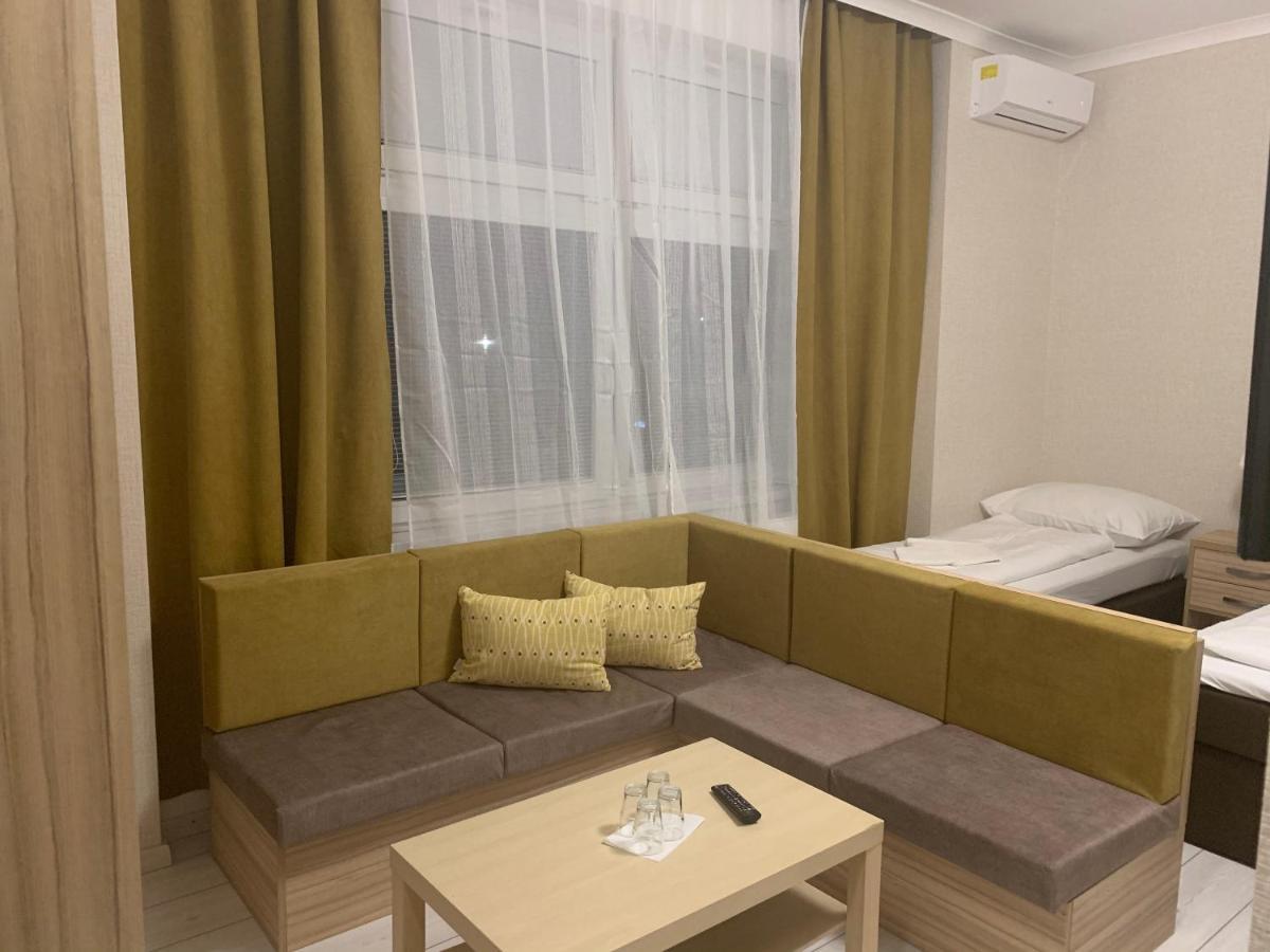 Las Palmas Rooms Sturovo Exterior photo