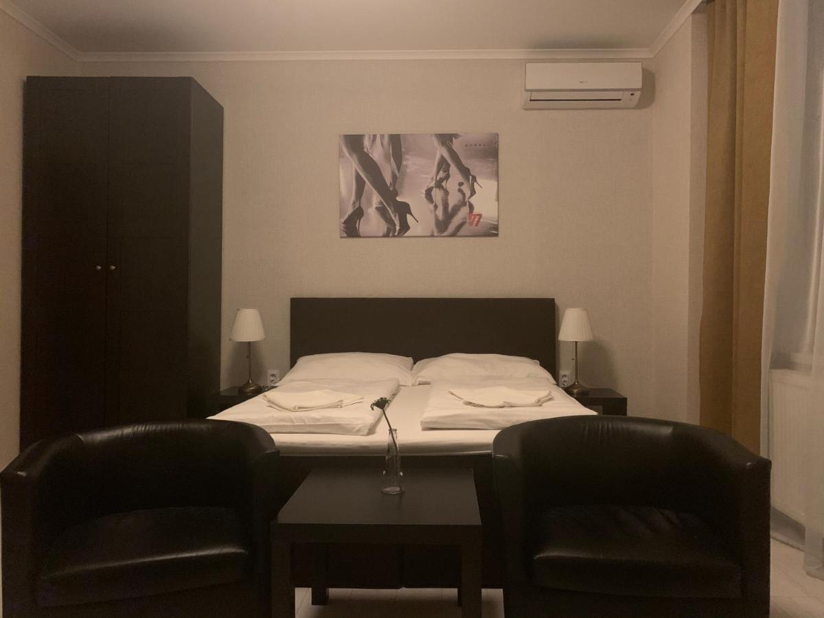 Las Palmas Rooms Sturovo Exterior photo